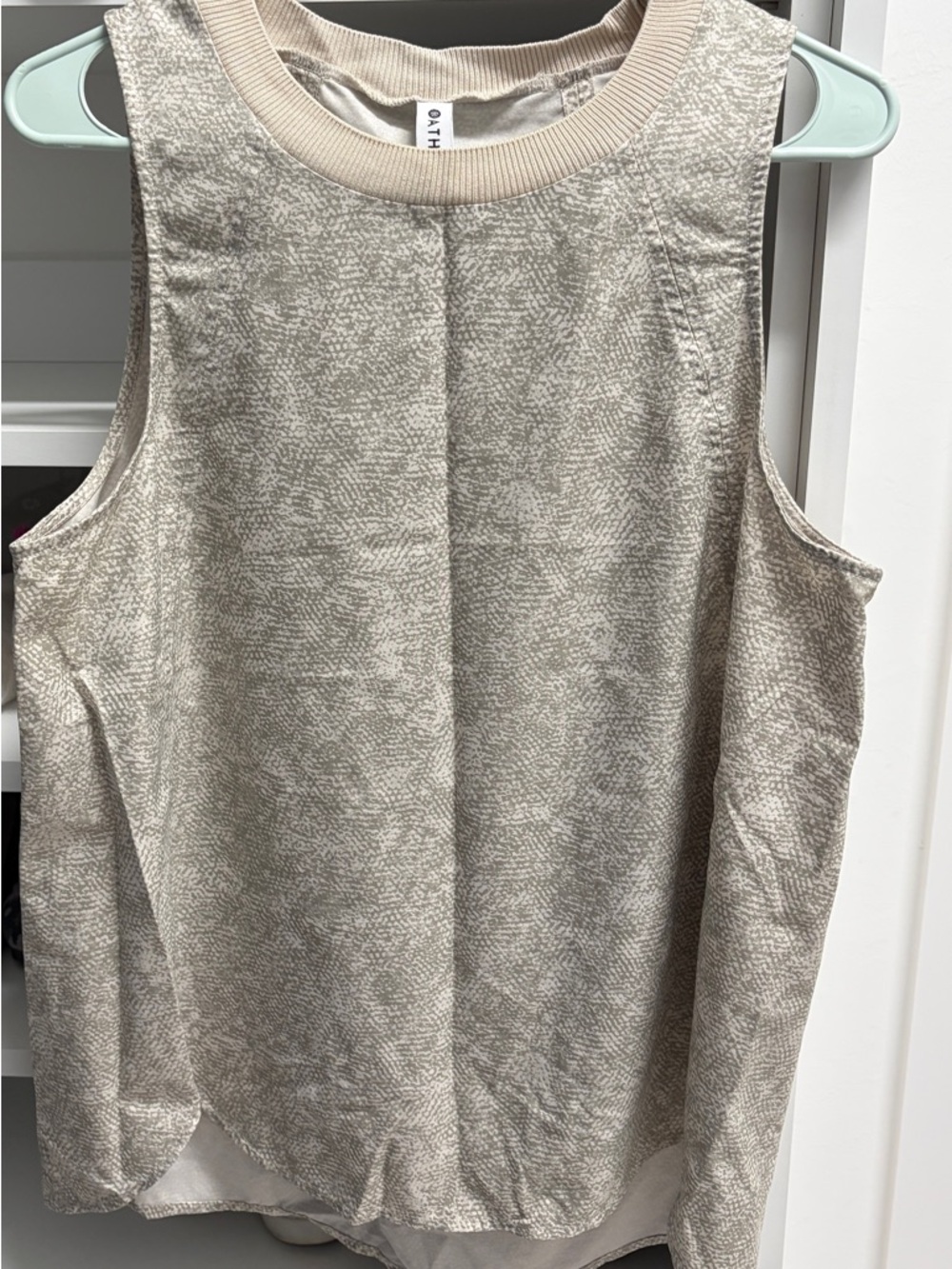 Athleta Zephry Top